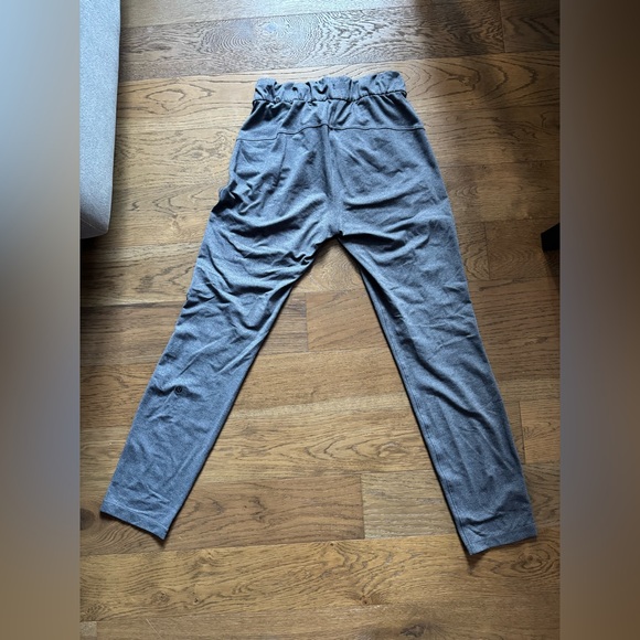 Lululemon Size 2 On The Fly Pant Heathered Black Gray 25” Luxtreme LW5ASSS - Picture 6 of 8